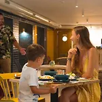 Ibis Styles Roomer 酒店