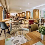 Ibis Styles Roomer Хотел