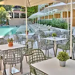 Ibis Styles Roomer Хотел