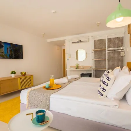 Ibis Styles Roomer Хотел 4*