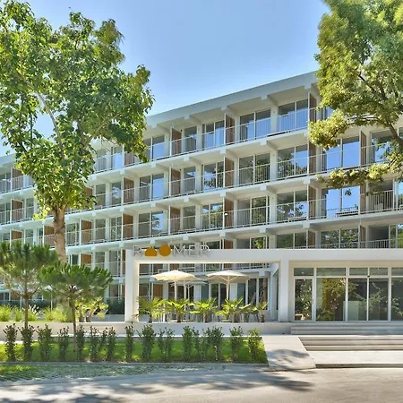 Ibis Styles Roomer فندق غولدن ساندز