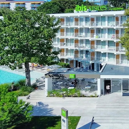 Hotell Ibis Styles Roomer 4*
