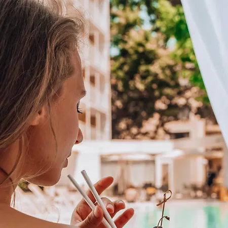 Ibis Styles Roomer غولدن ساندز