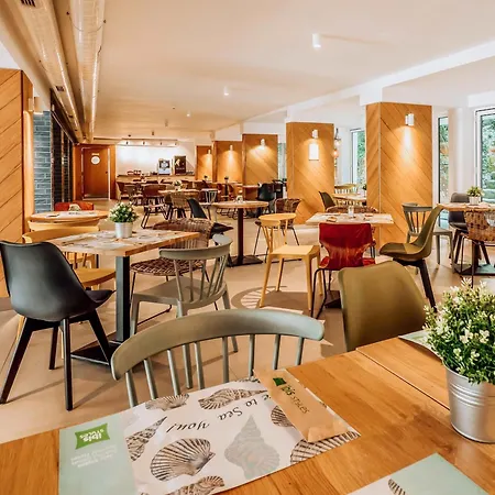 Ibis Styles Roomer Golden Sands