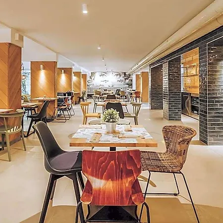 Ibis Styles Roomer Golden Sands