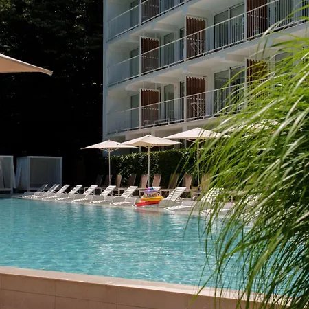 Хотел Ibis Styles Roomer