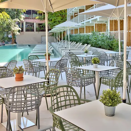 Ibis Styles Roomer Hotel 4*