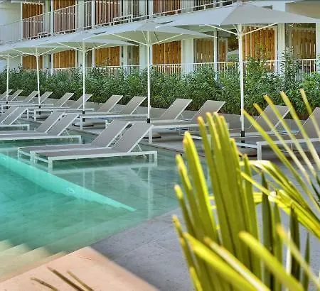 Ibis Styles Roomer Хотел