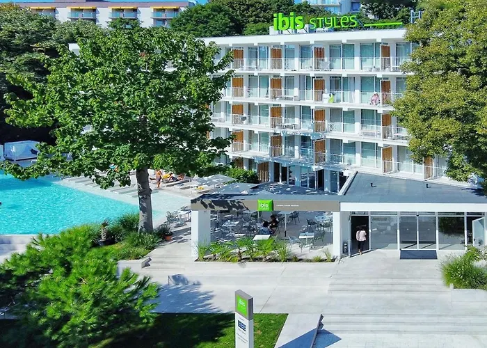Hotel Ibis Styles Roomer 4*
